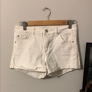 White Jean Shorts with Frayed Hem and Belt Loops